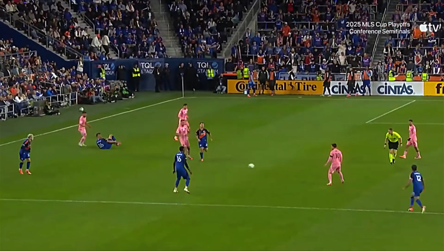 体坛记忆｜梅西的传球能力堪称历史顶级，5个大师级别的助攻打出10分评分