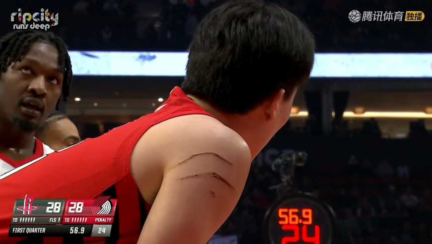 杨瀚森首节全收录：遭亚当斯第二犯致后者被换下 手臂血痕引人注目