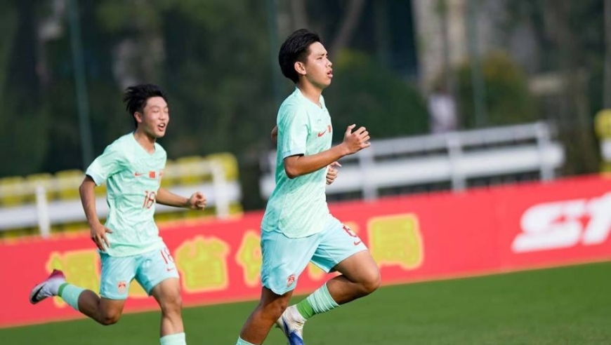 U15国足半场领先！盛宸熙头球建功，李宇轩失单刀，暂排小组第3