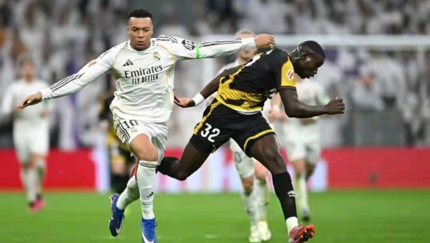 贝林伤退！维尼修斯世界波姆巴佩点射绝杀，皇马2-1九人巴列卡