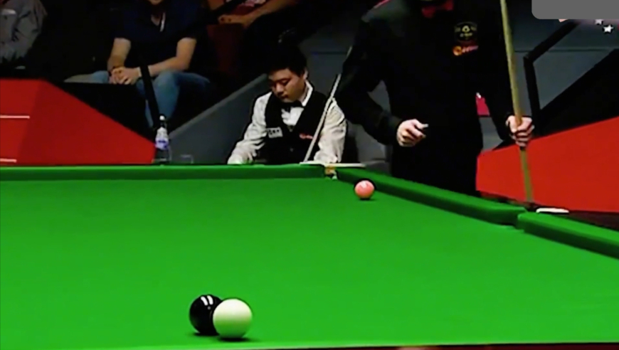 丁俊晖最疯狂的比赛，逆风连做三杆，维斯利紧张到手足无措｜体坛记忆