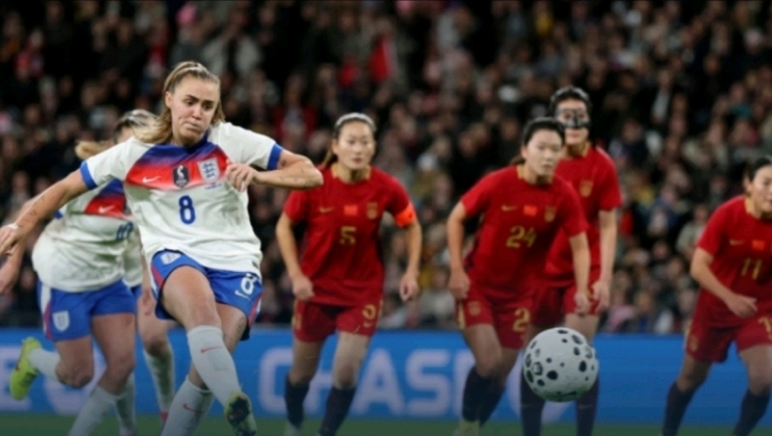 集锦！中国女足0-8英格兰 11分钟丢4球 玩火送空门 张琳艳造险