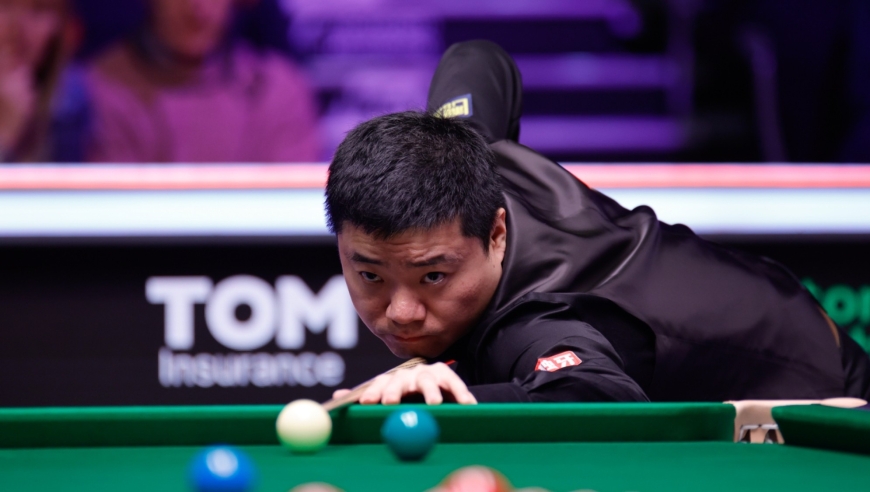 丁俊晖做出神级斯诺克 狂罚霍金斯12分 但霍大叔第4杆解得精彩