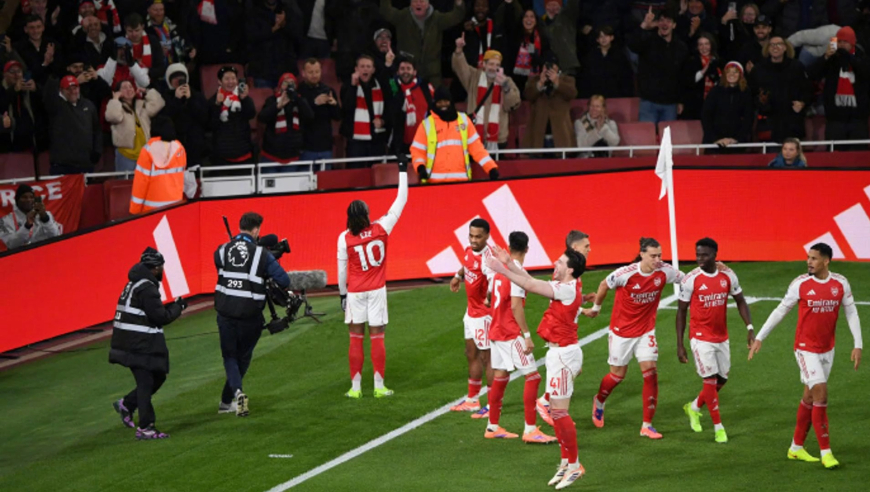 这笔引援太值！埃泽大秀帽子戏法 阿森纳大胜热刺 里沙利松超远吊射