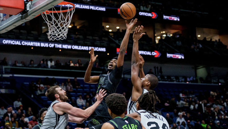 马刺鹈鹕最后时刻：哈珀上篮制胜夺取生涯夜 奎因33分三双失绝杀