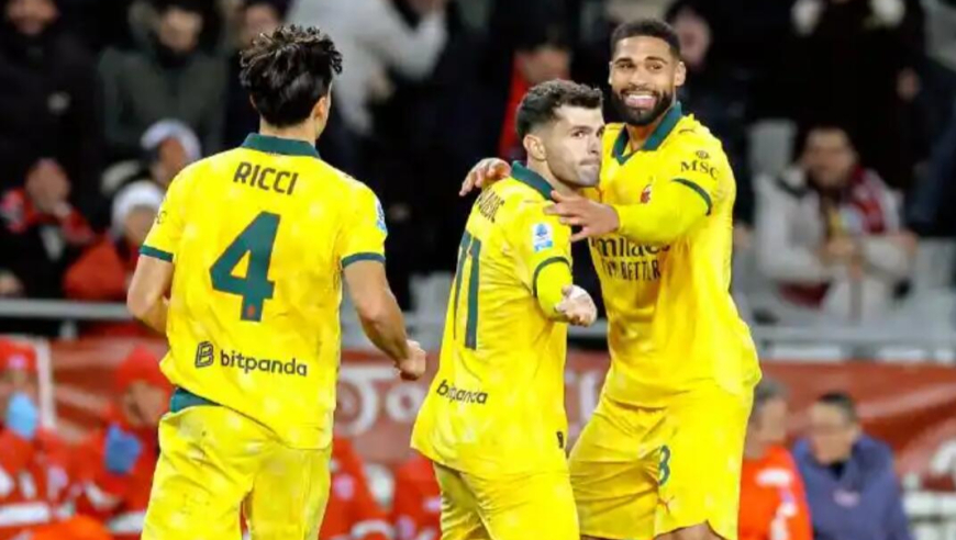 意甲-让二追三！AC米兰3-2都灵登顶榜首，普利西奇替补双响，拉比奥特世界波