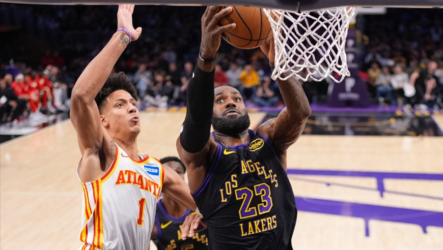 不服老！詹姆斯31+9+10集锦：轻取准三双战斧劈扣看嗨全场