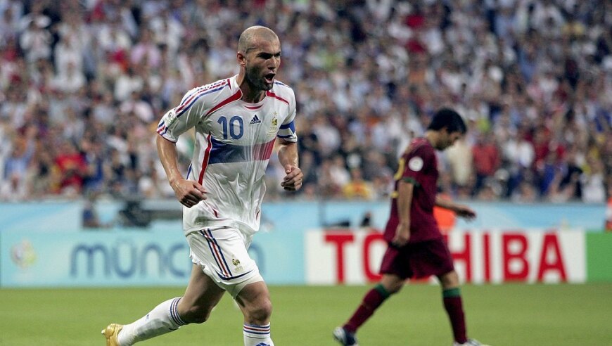 足坛历史十大球星发布！大罗落选 C罗第五 排名还不如克鲁伊夫？