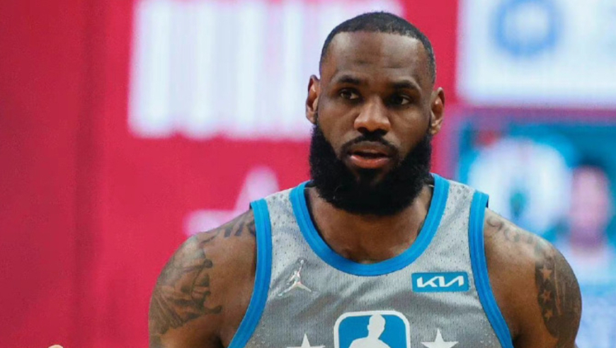 这是认真打了！2022年全明星决胜时刻 詹姆斯高难度后仰绝杀