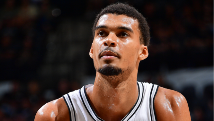 NBA季前赛：5战全胜！马刺29分大胜步行者 文班亚马17+12+4帽