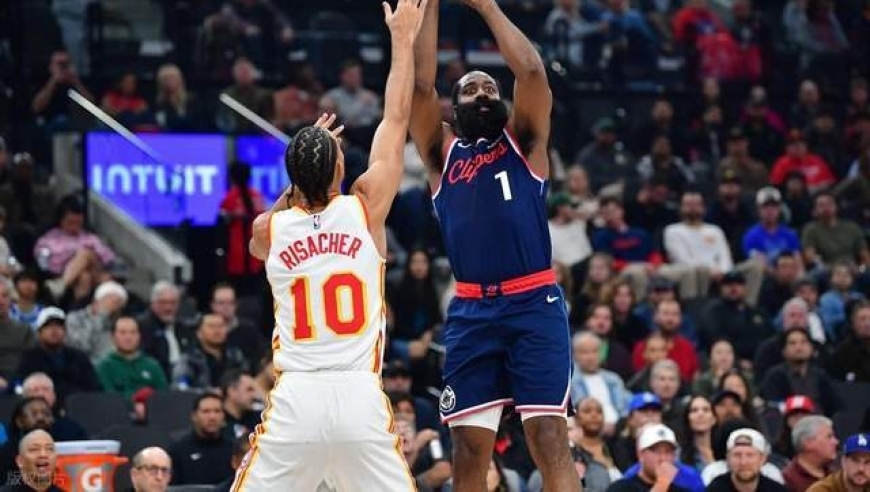 快船连丢2次绝平机会，全队士气低落离场，谁注意哈登的举动