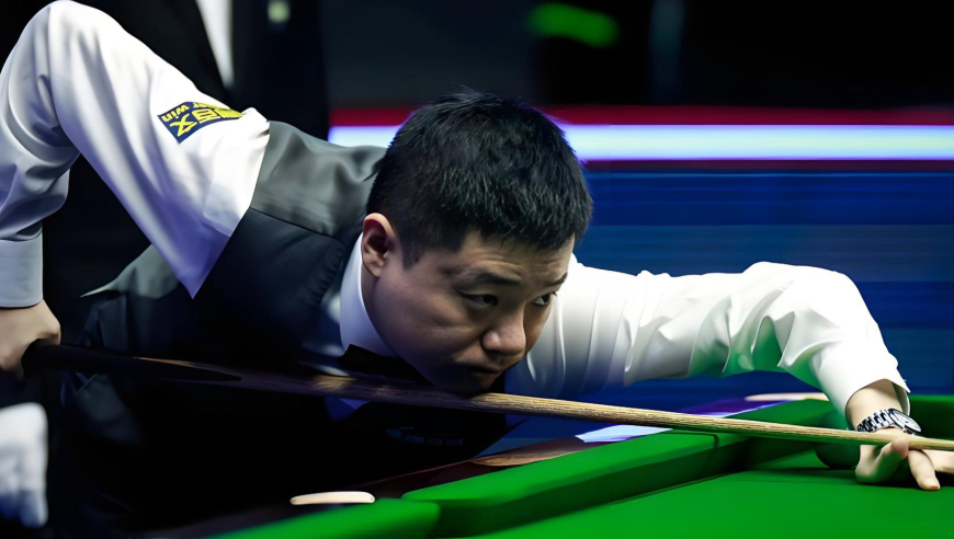 体坛记忆｜米尔金斯超分后吹口哨，丁俊晖懒得搭理，连环斯诺克反杀