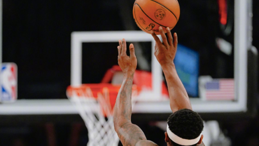 6三分狂轰29分！火箭旧将首秀打爆快船！比尔复出14中2挖大坑