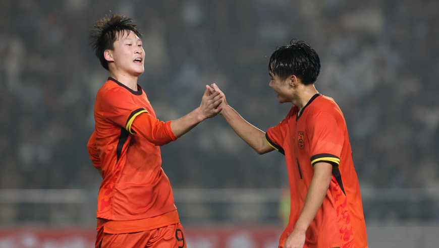 热身赛：10人U17国足2-0乌兹别克斯坦，2中锋建功，邝兆镭失空门