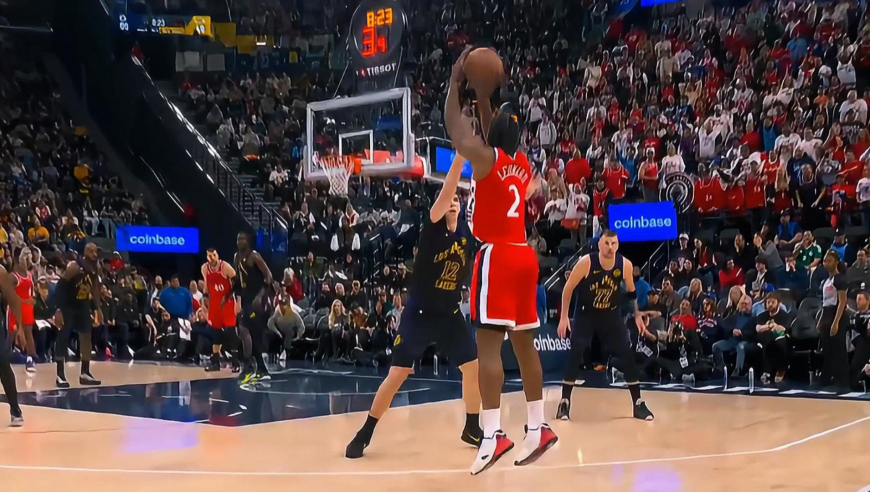 心气都打没了！莱昂纳德第三节轰10分接管快船领先湖人逼近30分