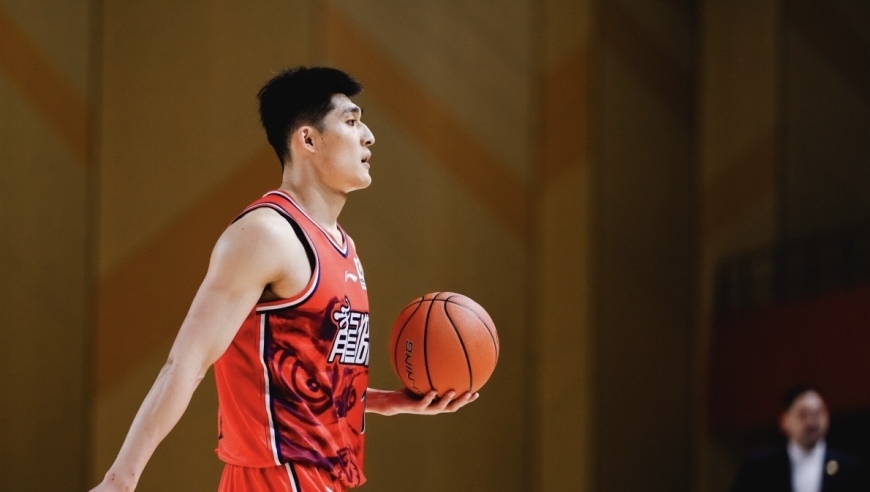 中国男篮49天2人地域歧视+破坏民族团结 西热力江：被停赛也要揍他