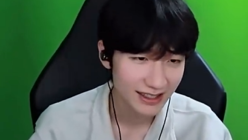 Faker喊话希望小花生回来，小花生回应：回应神的召唤，那得去了哈哈