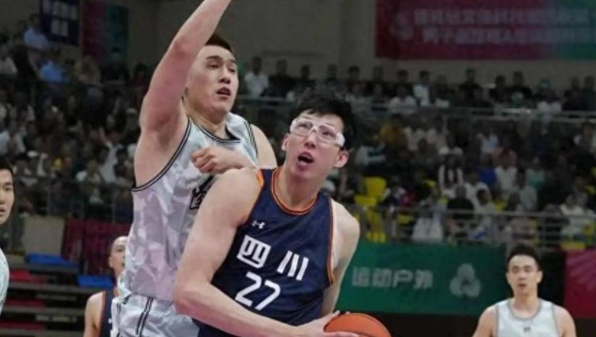 600万花得太值！周琦逆天20中19揽43+24 两战锁定第一中锋