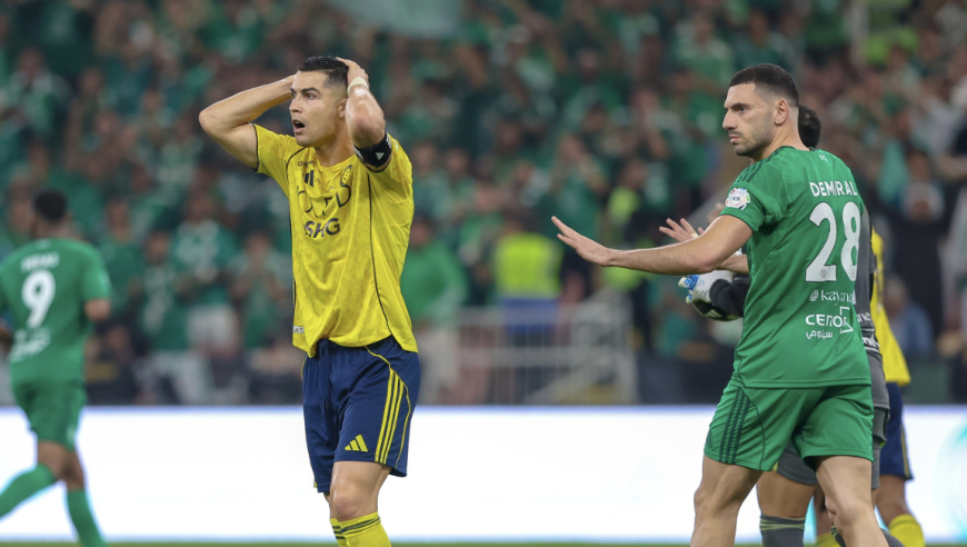 2-3！沙特巨轮倾覆：两队冲突C罗未帮队友出头 12轮首败+或丢榜首