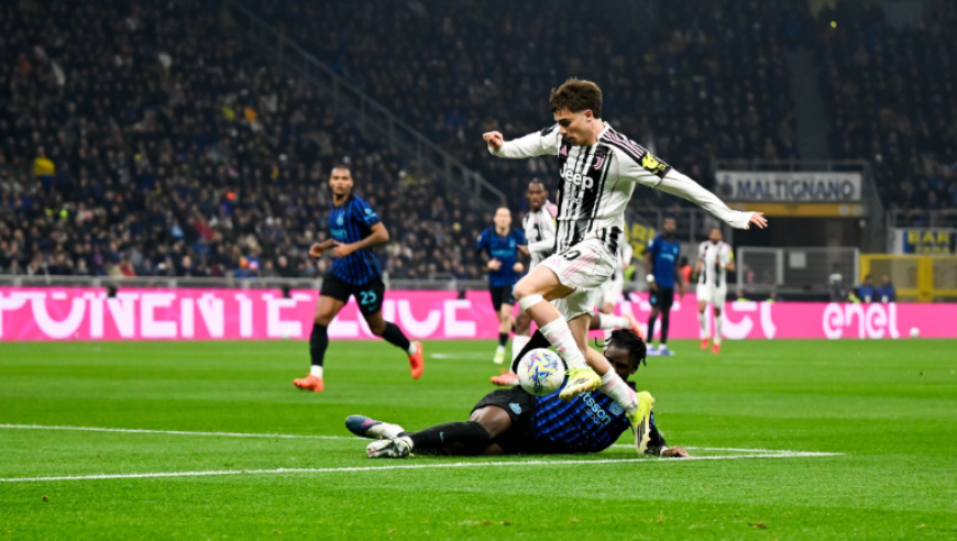 意甲：坎比亚索另类双响 泽林斯基绝杀 国米3-2险胜十人尤文