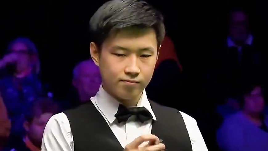 体坛记忆｜ 敢当众侮辱中国球员？赵心童暴怒痛打外国老赖，球迷：怎么敢的？