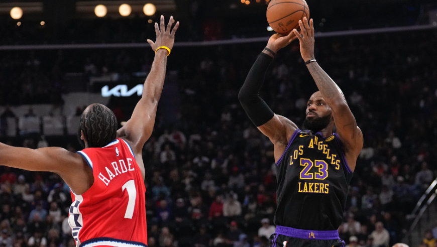 快船湖人决胜时刻：湖人轰10-2追回分差 科林斯关键三分投崩东契奇