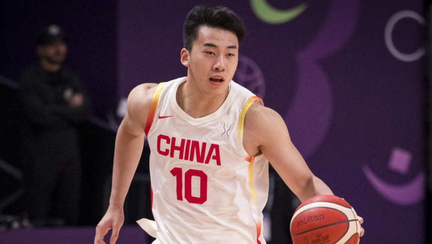 中国男篮亚洲杯开门红三分球表现：赵睿不讲理超远 朱俊龙压哨