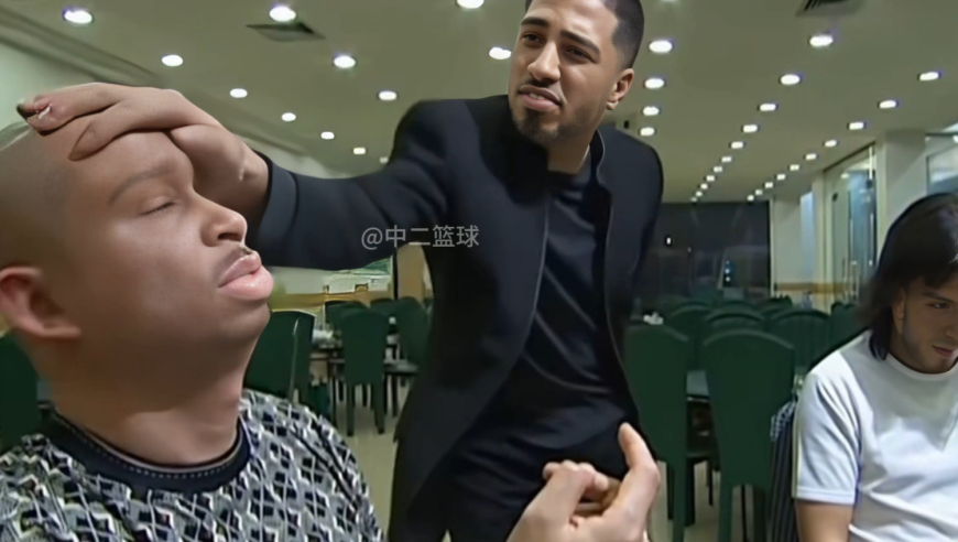 戏说NBA|哈利伯顿：给你机会你不中用啊！我就给你留0.3秒