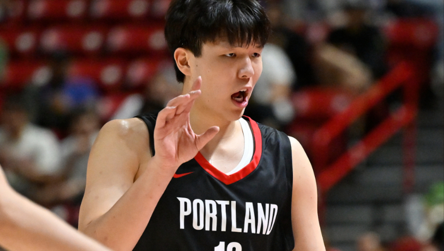 战术核心！杨瀚森弧顶发牌2记妙传助攻 开拓者开场15-2勇士