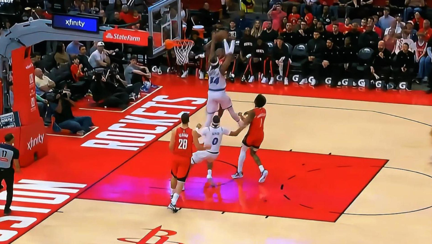 遇见对手了！魔术展现夸张防守 申京失误又打铁+小贾阿门接连被封盖