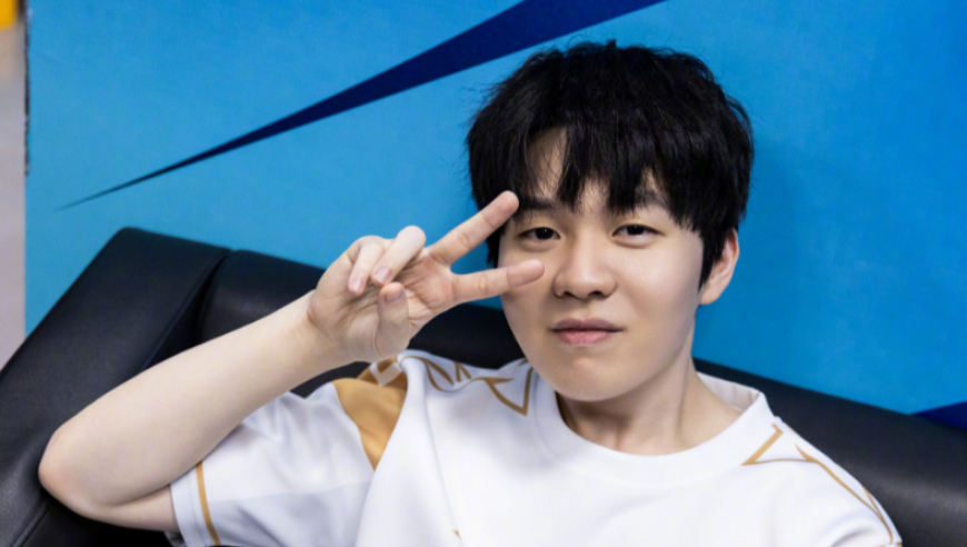 IG宣布和rookie成功续约，合同2027年到期，要在IG打到30岁