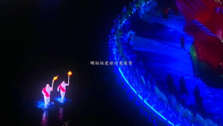 “球王”容志行现身广州十五运开幕式，最戳泪点情怀时刻，勾球迷回忆