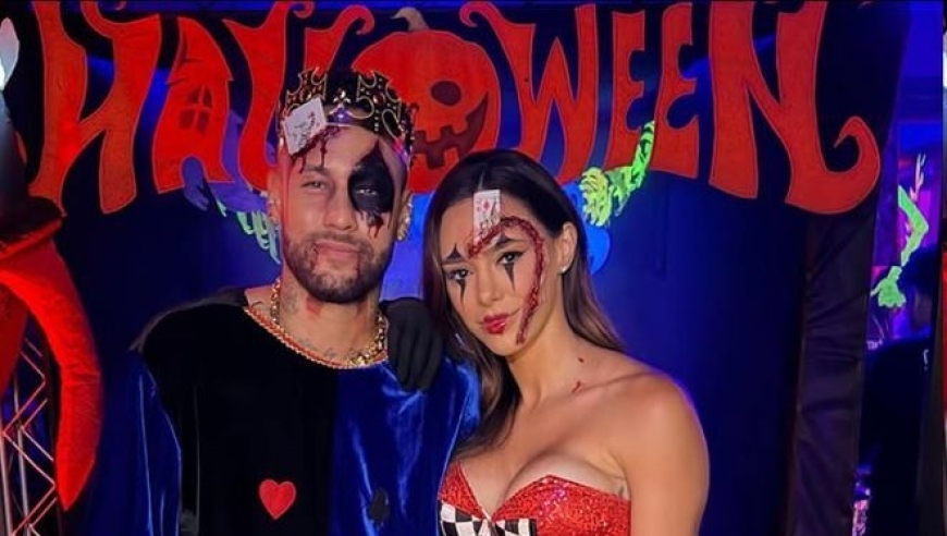 内马尔晒与女友及女儿过万圣节照片！两人超甜蜜 布鲁娜太美了