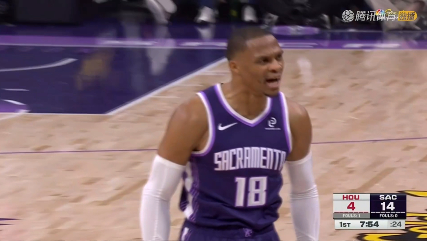 依旧激情！威少左侧三分再次命中打停火箭 直接疯狂怒喷