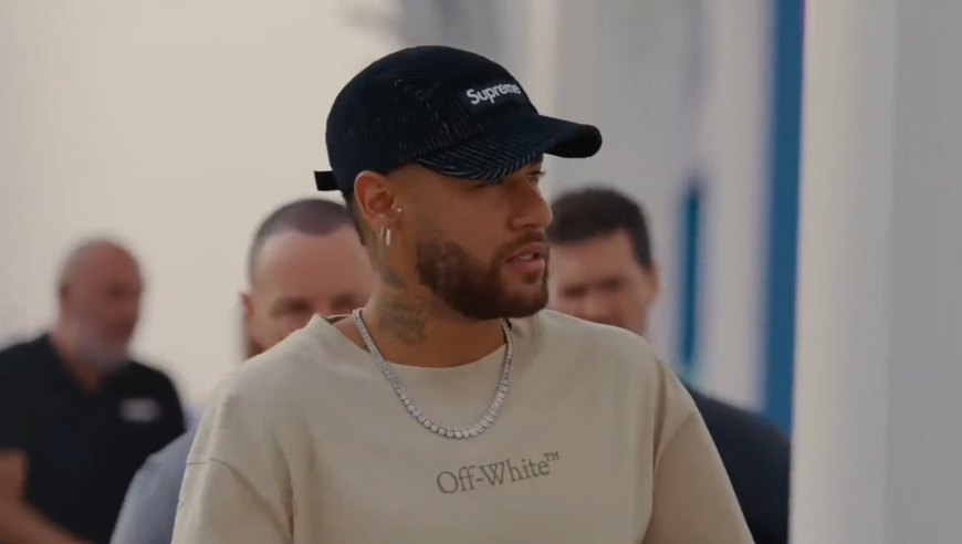 年薪1.6亿美元的内马尔有多富有？