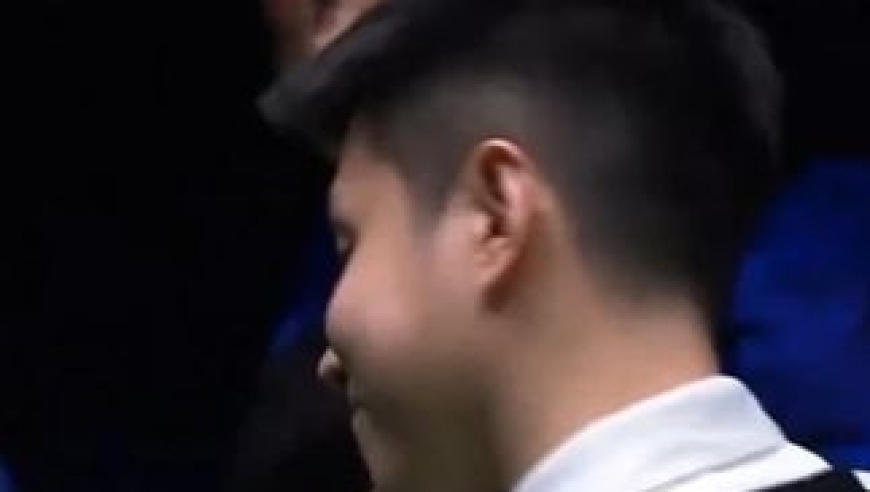 体坛记忆｜10-7捧杯！赵心童逆天长台、强势干掉希金斯，夺排名赛第5冠 