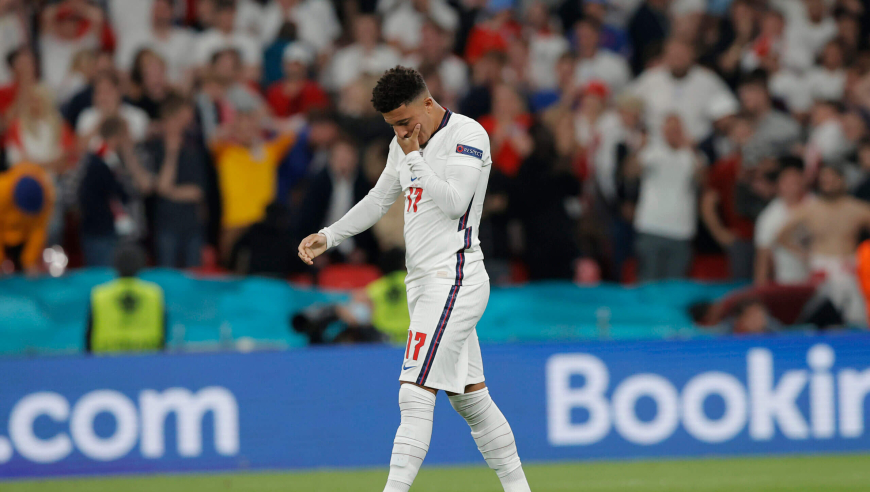 从1.3亿到2000万！25岁大英帝星身价断崖式下滑，曼联巨额投资恐打水漂