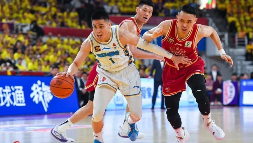 锐评丨骂归骂，球迷朝北京球员吐口水就真的过分了