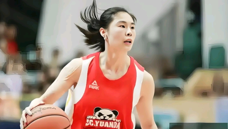 实在太强！王思雨掌管末节决战 四川女篮末节轰出27-9带走胜利