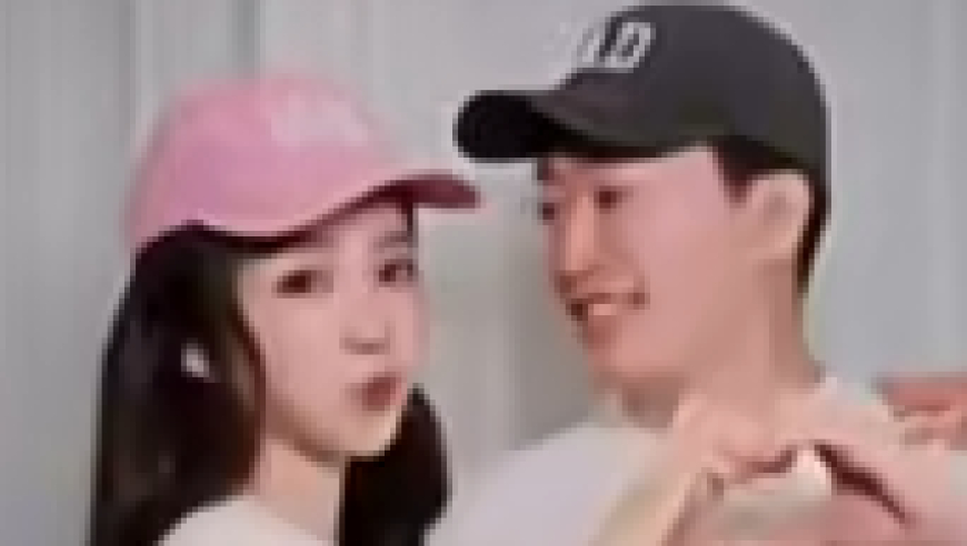 要有新成员啦！知名电竞解说管泽元与妻子余霜，共同宣布怀孕喜讯