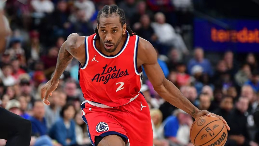 鹈鹕快船最后时刻：莱昂纳德天神下凡主导局势 1v2中投压哨绝杀