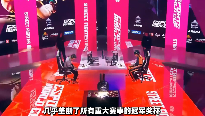 小孩曾卓君，中国格斗电竞最高的山最长的河