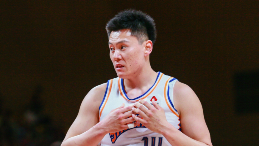 正负值全场最高！他只打第二场国家队比赛，却成了男篮赢球最大功臣！