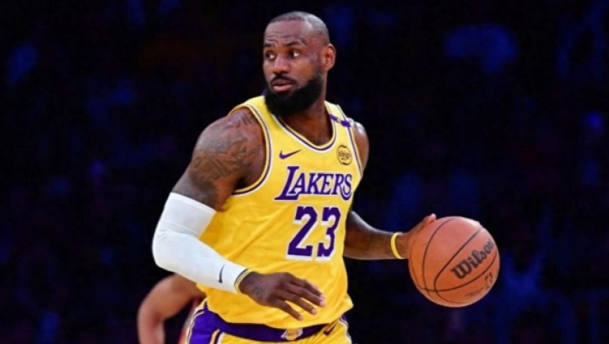 NBA单场60分有多难？杜兰特0次，库里2次，唯独他32次