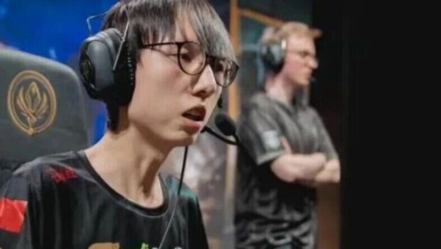 LPL一线打野Mlxg倒欠俱乐部2500万成老赖？网友辣评：电竞锅菲特失败了引热议！