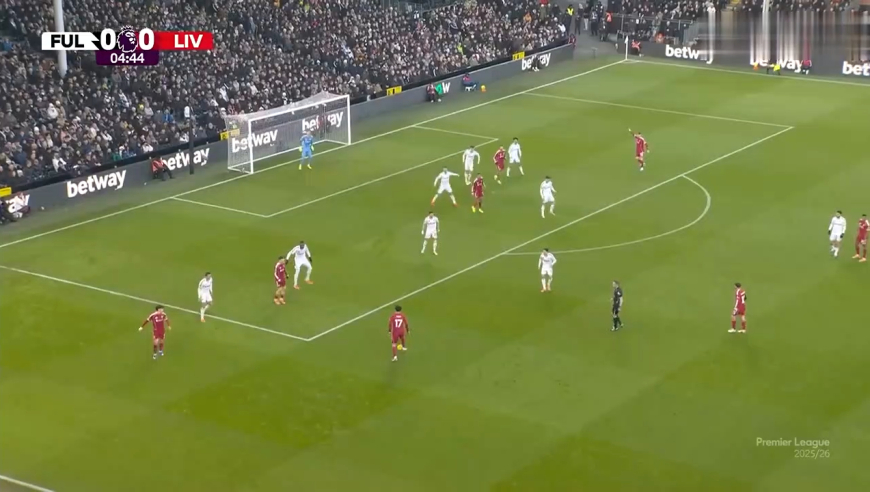 太刺激！慢镜还原富勒姆第97分钟惊天世界波绝平，利物浦2-2富勒姆