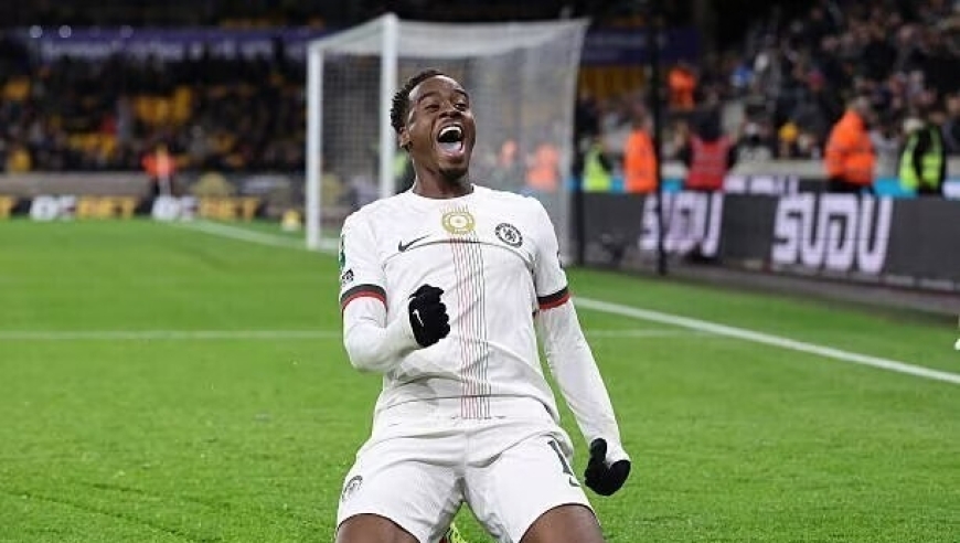 英联杯：切尔西4-3狼队进8强！吉滕斯1球2助攻，德拉普染红