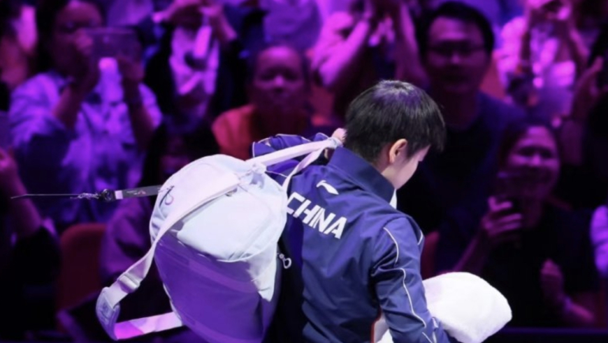 孙颖莎2-4输蒯曼！世界乒联官博遭刷屏：莎莎辛苦啦 主管教练在哪