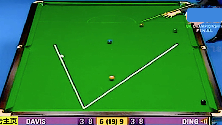 丁俊晖横空出世，首次英锦赛问鼎冠军，老球王戴维斯弯腰致｜体坛记忆