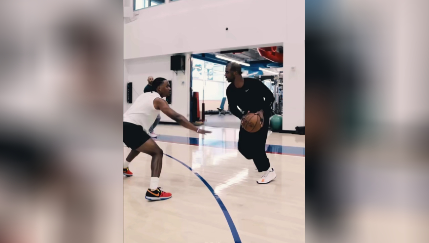 保罗的一对一单挑训练，这小节奏依然稳的！